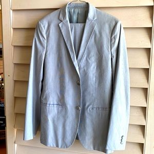 Cotten suit, summer weight, Theory, blue, size 38R, perfect condition.
